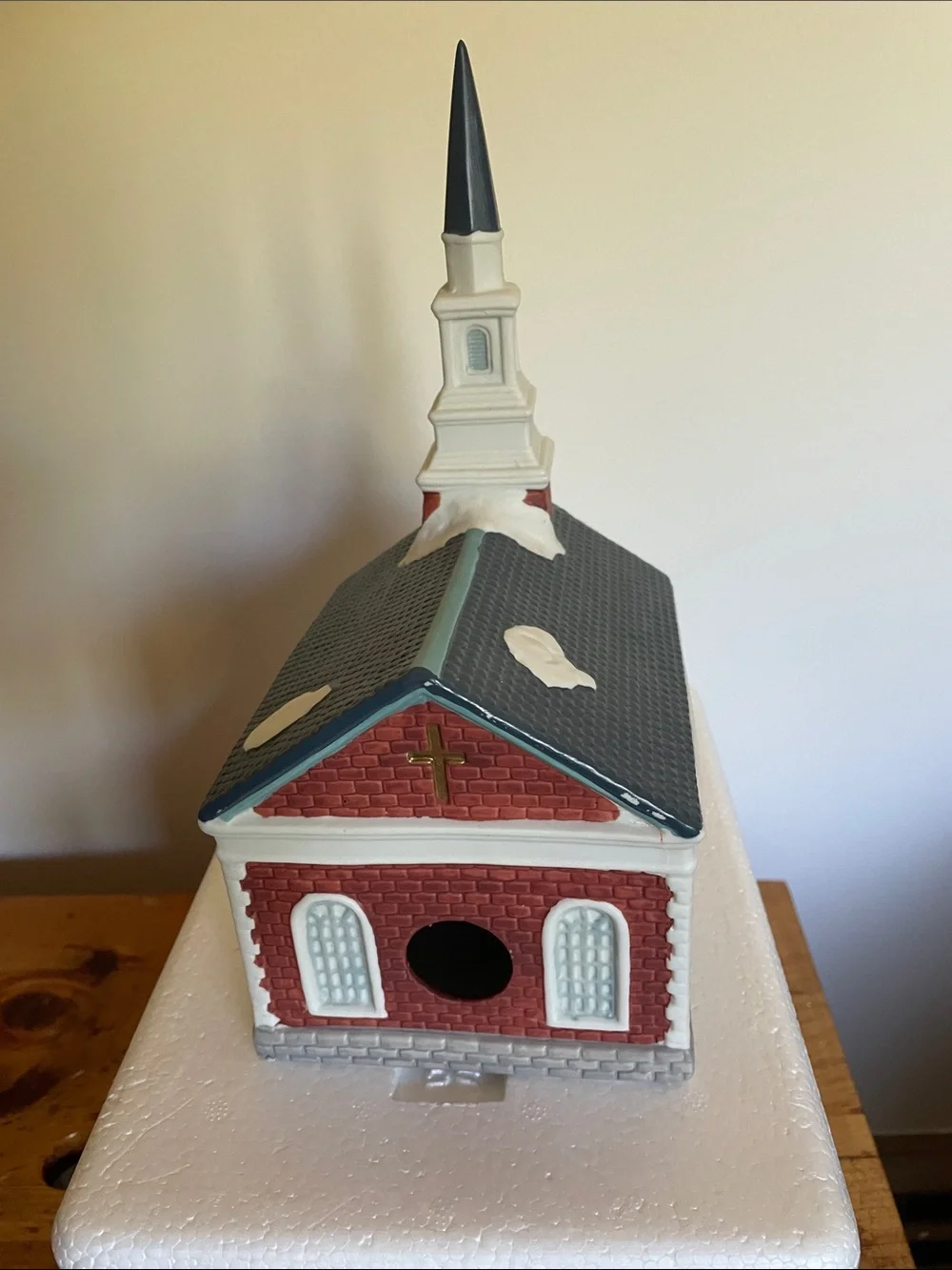 Dickens keepsake porcelain/ceramic lighted church (1 church)